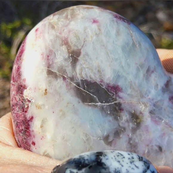 Stunning Pink Tourmaline Carved Puffy Heart - Picture 7 of 14